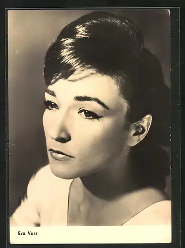 AK Schauspielerin Eva Vass aus dem Film Intermezzo im Regen