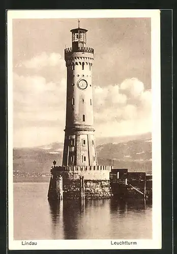 AK Lindau /Bodensee, Der Leuchtturm im Hafen