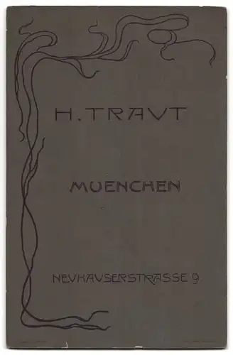 Fotografie H. Traut, München, Neuhauserstr. 9, Hochzeitsfoto, Bräutigam mit Bart und Braut mit Schleier