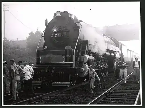 Fotografie Eisenbahn USA, Reading Railroad, Personenzug mit Dampflok Nr. 2124