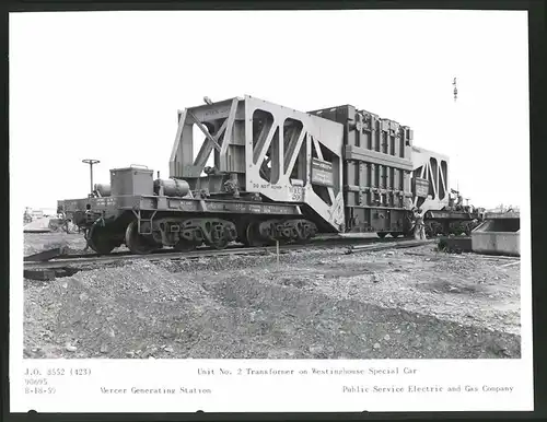 Fotografie Eisenbahn USA, Westinghouse Spezial-Schwerlastwaggon transportiert Mercer Generating Station 1959, 25 x 19cm
