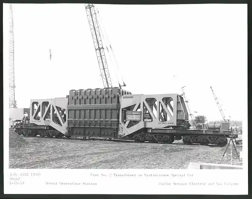 Fotografie Eisenbahn USA, Westinghouse Spezial-Schwerlastwaggon beladen mit Transformator Mercer Generating Station