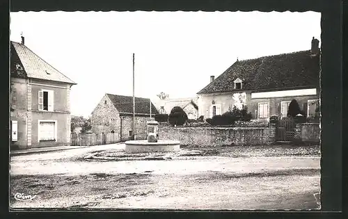 AK Savigny-en-Terre-Plaine, Place de la Fontaine