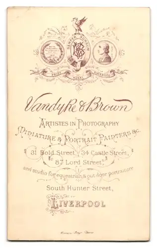 Fotografie Vandyke & Brown, Liverpool, South Hunter Street, Adretter junger Herr im Anzug