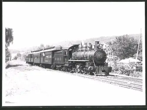 Fotografie Eisenbahn USA, Personenzug mit Tender-Lokomotive Nr. 12, East Brod Top Railroad