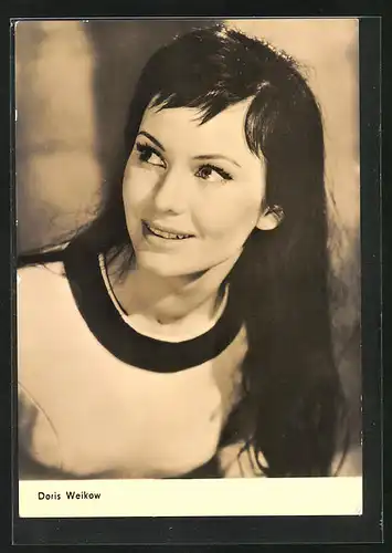 AK Schauspielerin Doris Weikow mit freundlichem Lächeln