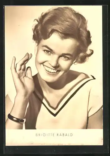 AK Schauspielerin Brigitte Rabald mit freundlichem Lächeln