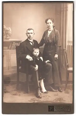 Fotografie Fritz Hacker, Annaberg, Carlsplatz 3, bürgerliches Familienfoto