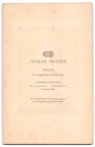 Fotografie Adolph Richter, Leipzig, Merseburger Strasse 61, freundlich lächelnde Frau