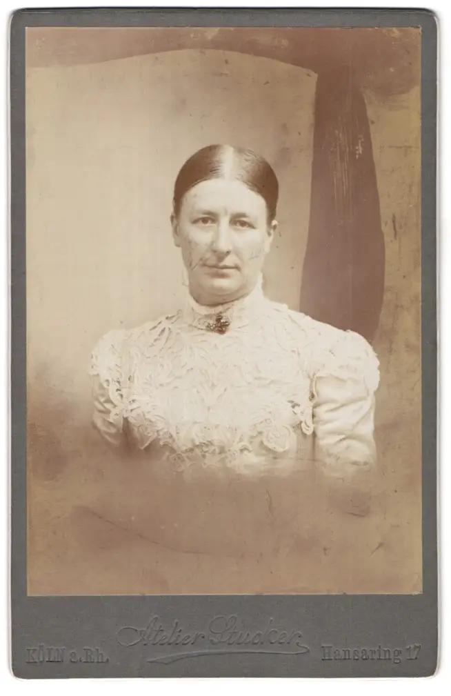 18 Fotografien, Köln, Portrait Büste Carl Aldenhoven, Wohnräume, Umfeld von Carl Aldenhoven, 3 Fotos auf Zelluloid 11