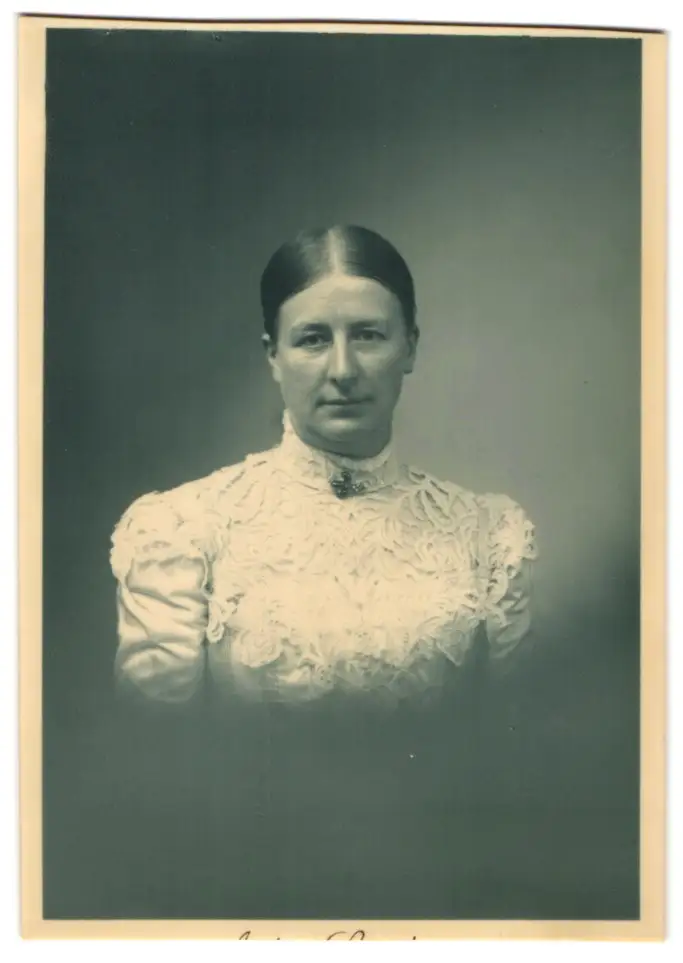 18 Fotografien, Köln, Portrait Büste Carl Aldenhoven, Wohnräume, Umfeld von Carl Aldenhoven, 3 Fotos auf Zelluloid 17