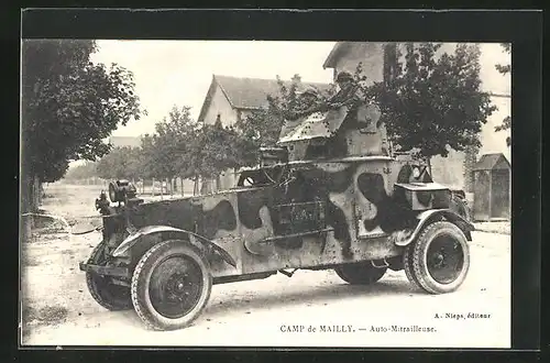 AK Mailly, Camp de Mailly, Auto-Mitrailleuse, Französische Soldaten mit Militärfahrzeug