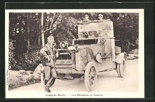 AK Camp de Mailly, Auto Mitrailleuse de Cavalerie, französisches Panzerauto mit Maschinengewehr