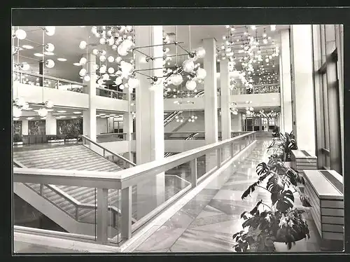 AK Berlin, Palast der Republik, Treppe zum Hauptfoyer