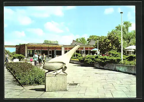 AK Berlin, HO-Grossgaststätten Tierpark, Blick über die Terrasse zur Milch-Eisbar