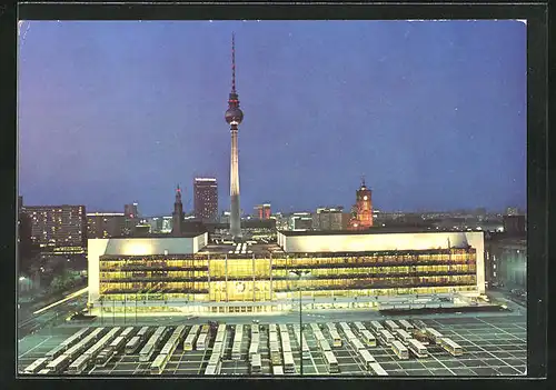 AK Berlin, Palast der Republik in abendlicher Beleuchtung