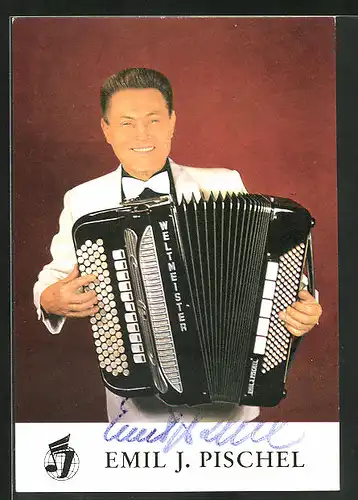 AK Musiker Emil J. Pischel spielt auf einem Akkordeon, Autograph