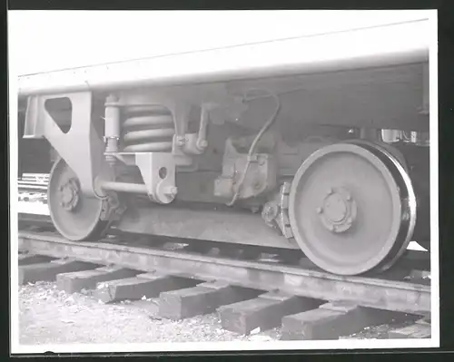 10 Fotografien Eisenbahn USA, E-Triebwagen Nr. 151 Pennsylvania Railroad, Detail-Aufnahmen Führerstand, Radsätze, Bremse