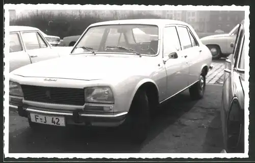 Fotografie Gruhle, Karl-Marx-Stadt, Ansicht Leipzig, Auto Peugeot 504