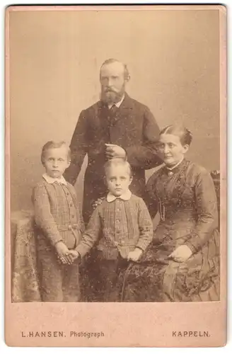 Fotografie L. Hansen, Kappeln, Eltern mit ihren Söhnen