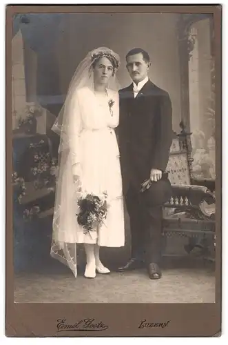 Fotografie Emil Goetz, Luzern, Hirschmattstrasse 8, Eheleute nach der Hochzeit