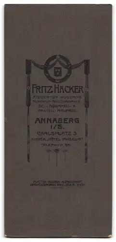 Fotografie Fritz Hacker, Annaberg i.S., Carlsplatz, junge Dame in Ausgehgarderobe