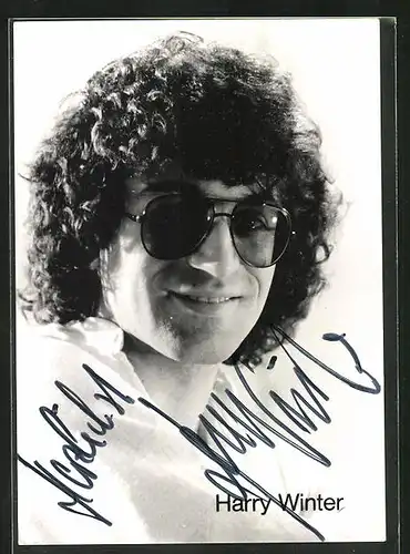 AK Musiker Harry Winter mit freundlichem Lächeln und Autograph