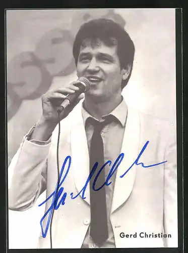 AK Musiker Gerd Christian mit freundlichem Lächeln und Autograph