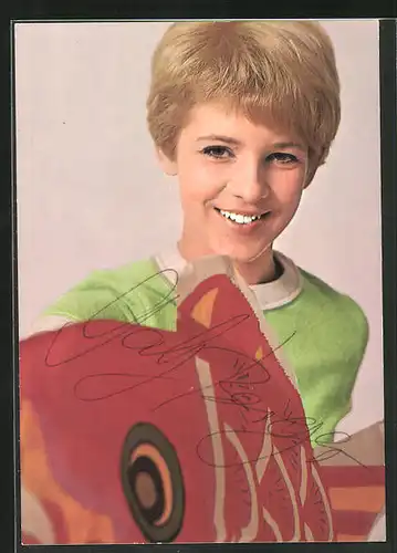 AK Musikerin Gaby Berger mit freundlichem Lächeln und Autograph