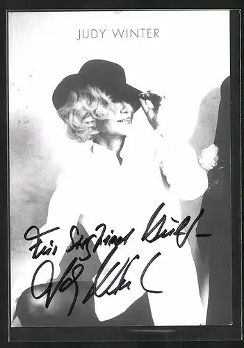 AK Schauspielerin Judy Winter im weissen Hemd mit Hut, Autograph