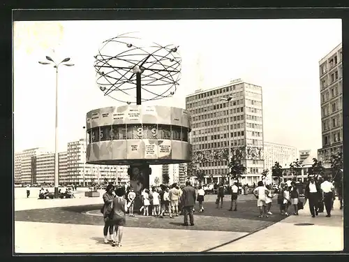 AK Berlin, Alexanderplatz, Urania-Weltzeit Uhr und Haus des Lehrers
