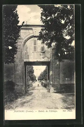 AK Pontigny, Entrèe de l`Abbaye