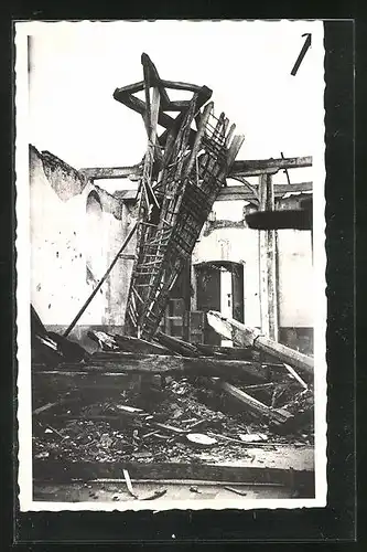 AK Montacher, L`Eglise, le Clocher après le bombardement du 15 Juin 1940