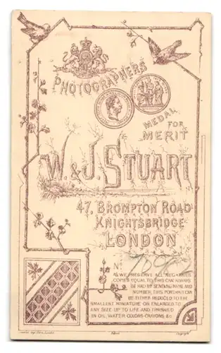 Fotografie W. & J. Stuart, London, 47 Brompton Road, Portrait charmanter junger Mann im Jackett