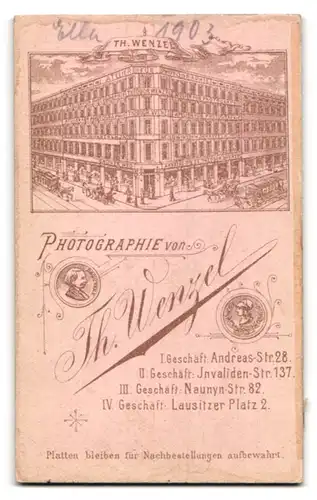 Fotografie Th. Wenzel, Berlin, Andreasstr. 28, Portrait niedliches kleines Mädchen mit Blumenkorb