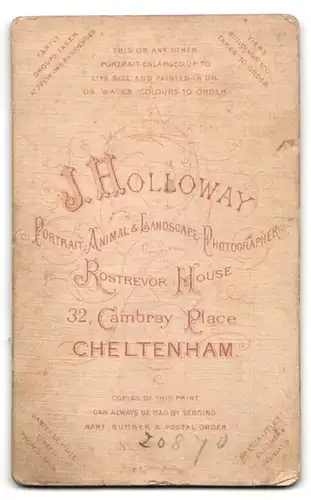 Fotografie J. Holloway, Cheltenham, 32 Cambray Place, Portrait blonder hübscher Bube im Jackett