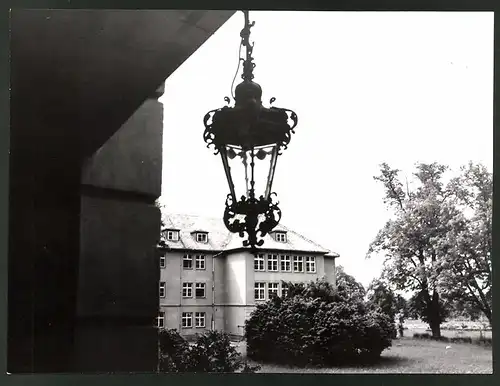 Fotografie Helmut Raddatz, Berlin, Ansicht Karlsburg, Burg Karlsburg, Zentralinstitut f. Diabetes Gerhardt Katsch