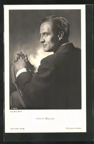 AK Schauspieler Hans Stüwe im eleganten Anzug