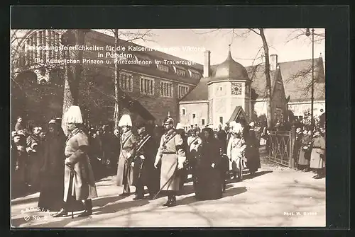 AK Beisetzungsfeierlichkeiten der Kaiserin Auguste Victoria in Potsdam - Kaiserl. Prinzen und Prinzessinnen im Trauerzug