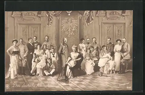AK Kaiser Wilhelm II. und König von Preussen im Kreise seiner Familie