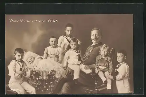 AK Unser Kaiser Wilhelm II. und König von Preussen mit seinen Enkeln