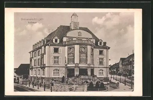 AK Donaueschingen, vor dem Rathaus