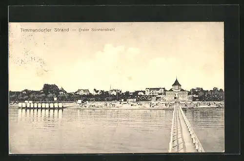 AK Timmendorfer Strand, auf der Landungsbrücke zum ersten Sonnenstrahl