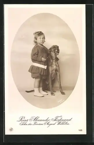 AK Prinz Alexander Ferdinand, Sohn von Prinz August Wilhelm von Preussen mit Hund