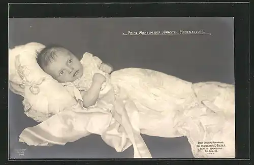 AK Prinz Wilhelm von Preussen, als Baby in einem weissen Kleid