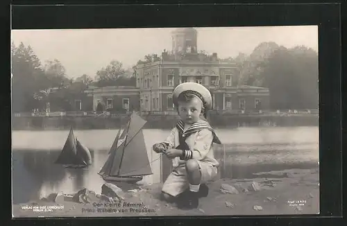 AK Prinz Wilhelm von Preussen, der kleine Admiral spielt mit Segelschiffen