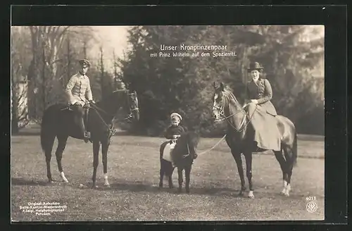 AK Prinz Wilhelm von Preussen, das Kronprinzenpaar im Park beim Ausritt