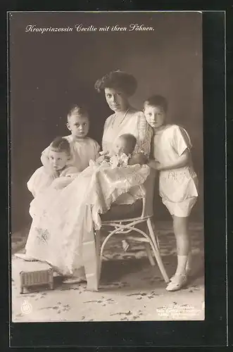 AK Kronprinzessin Cecilie, Bild mit ihren 4 Söhnen