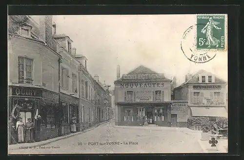 AK Pont-sur-Yonne, La Place, Restaurant