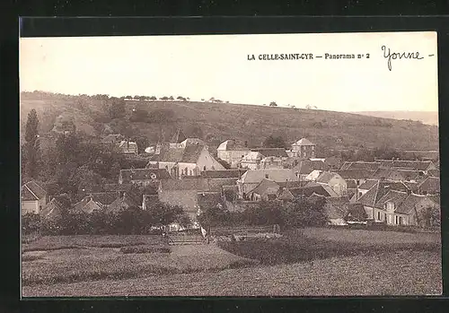 AK La Celle-Saint-Cyr, Panorama der kleinen Ortschaft